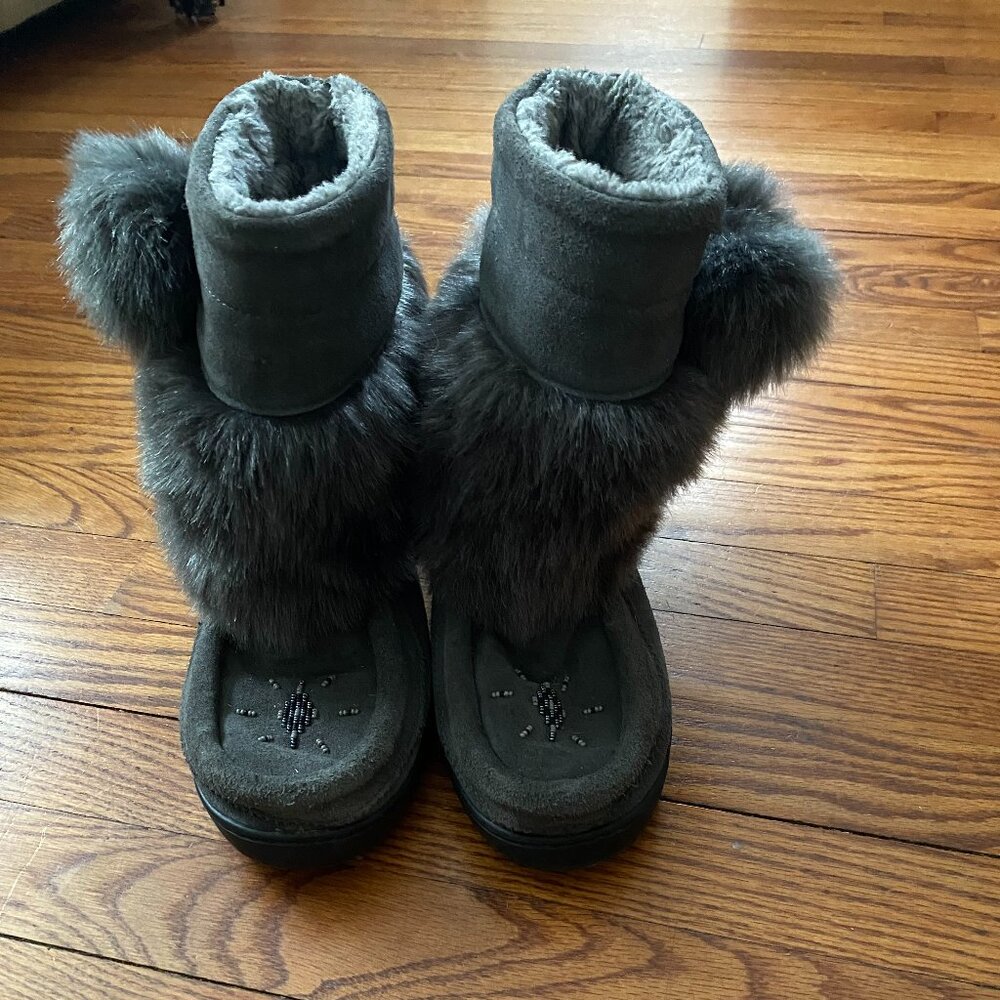 Manitobah Charcoal Short Boots Women's Size 9/Men's Size 7